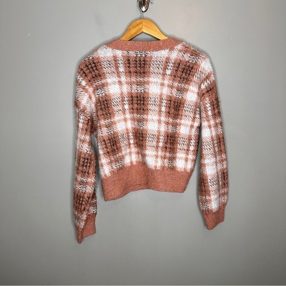 Cupcakes & Cashmere Plaid Cropped Cardigan - Picture 6 of 7